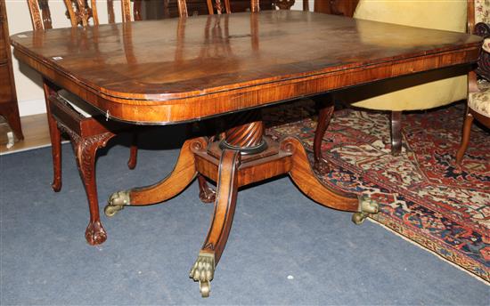 A Regency mahogany breakfast table, 137 x 110cms